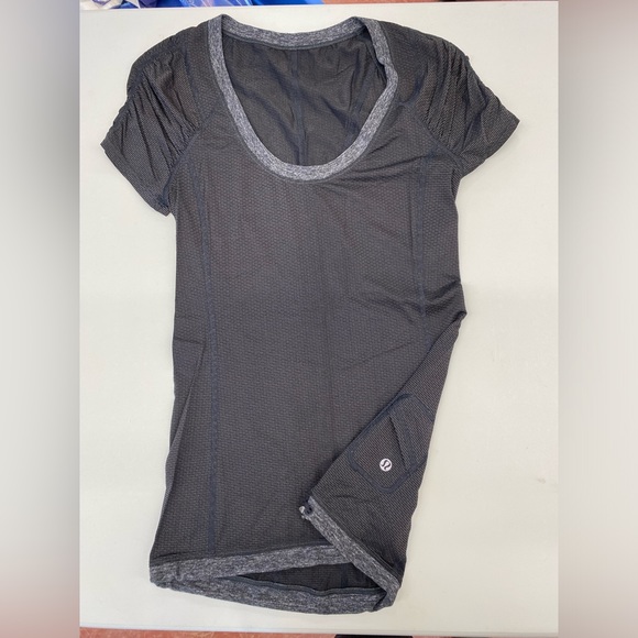 Lululemon tshirt - Picture 1 of 1